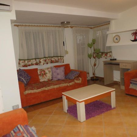 Aldom Apartments Durrës Buitenkant foto
