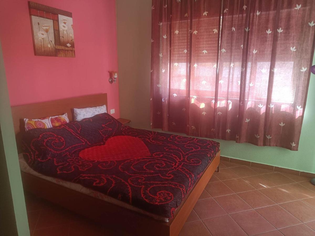 Aldom Apartments Durrës Buitenkant foto