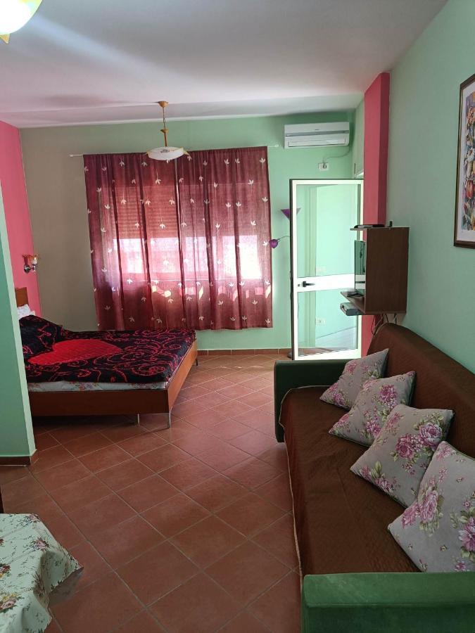 Aldom Apartments Durrës Buitenkant foto