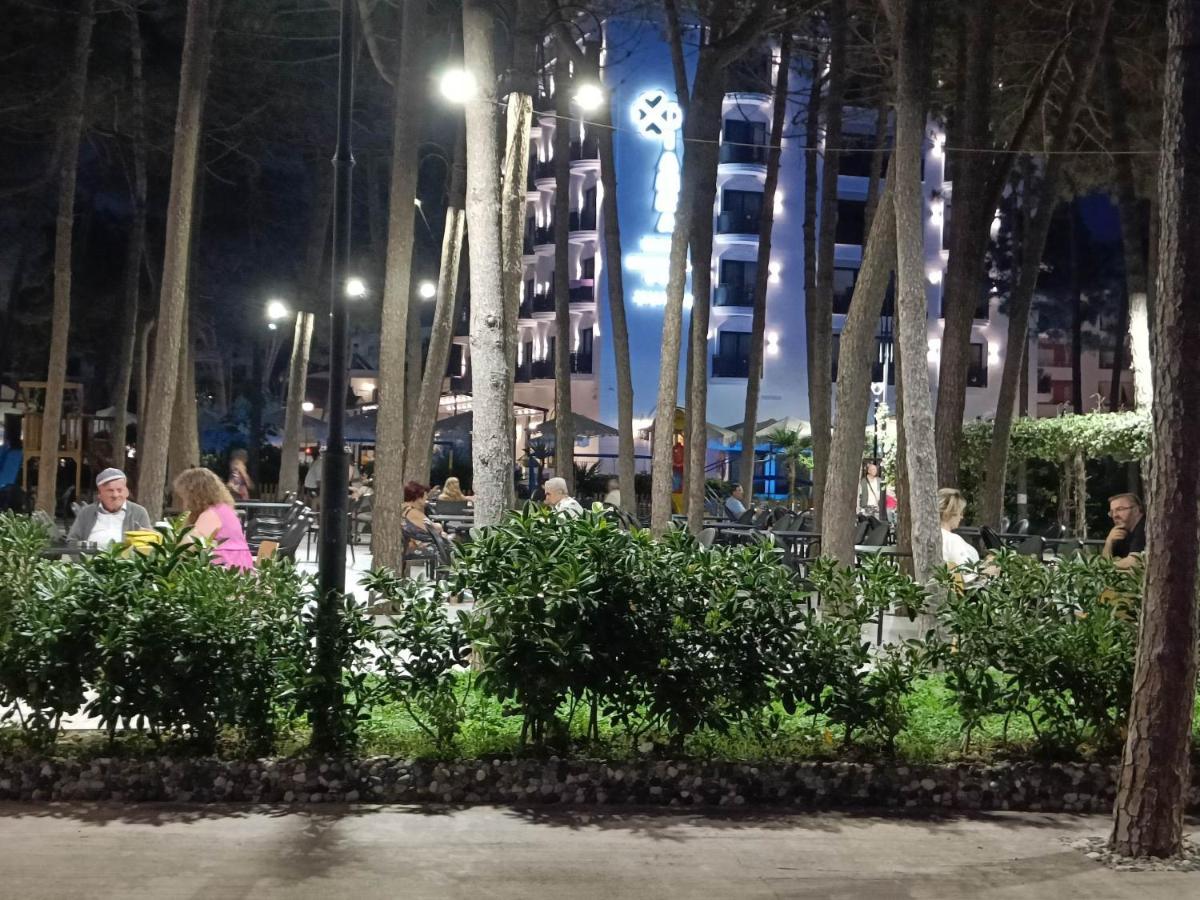 Aldom Apartments Durrës Buitenkant foto