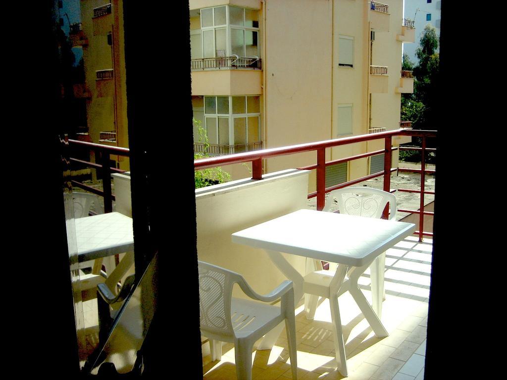 Aldom Apartments Durrës Buitenkant foto