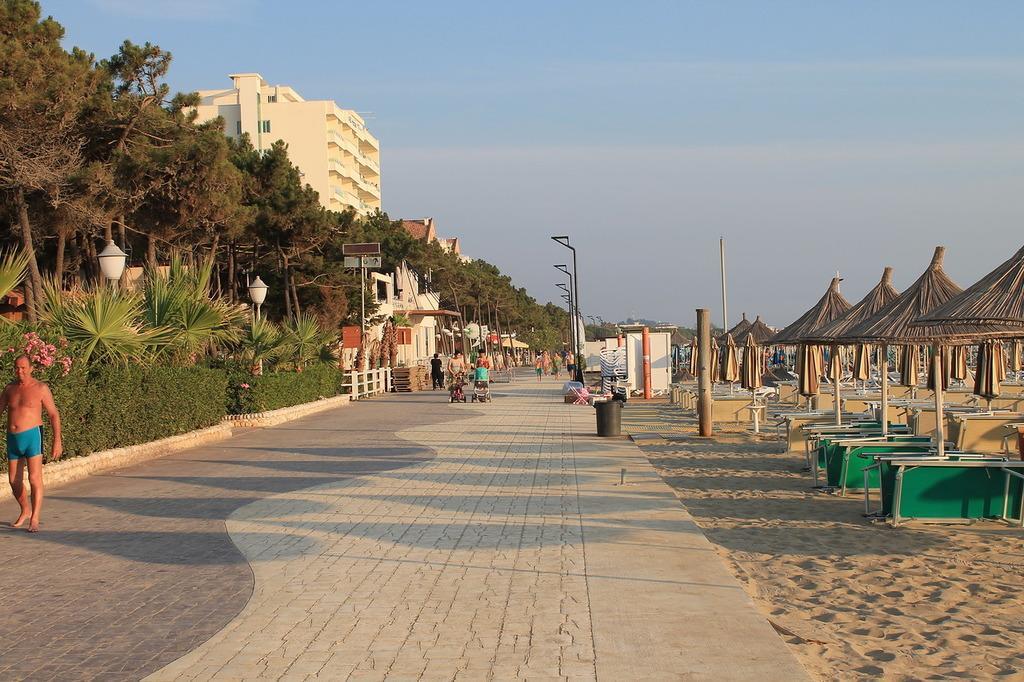 Aldom Apartments Durrës Buitenkant foto