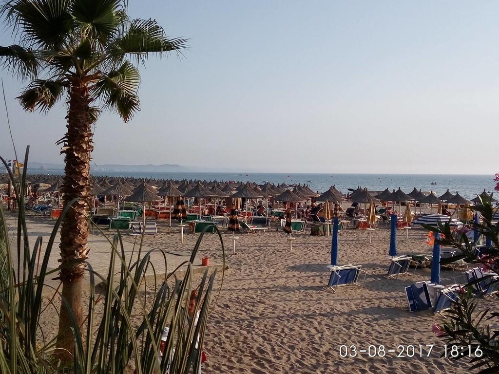 Aldom Apartments Durrës Buitenkant foto